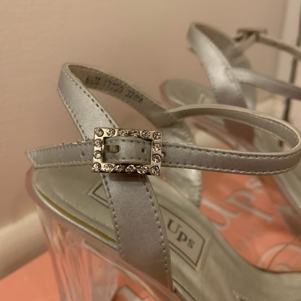 Clear/ Rhinestone Heels - Picture 4 of 5